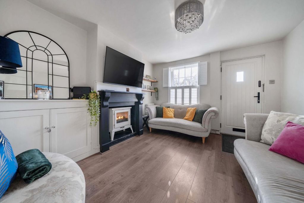 Property photo 3 of 19 1381931-17-691B18c5A0Aa3.Jpg