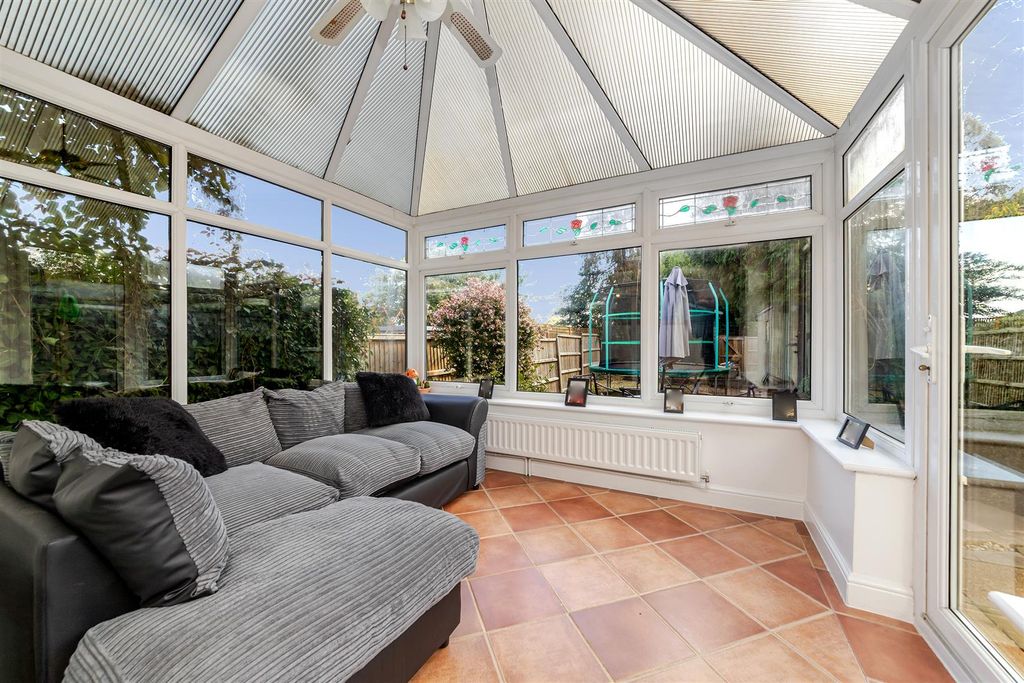 Property photo 2 of 18 27Burleighroad-17.Jpg
