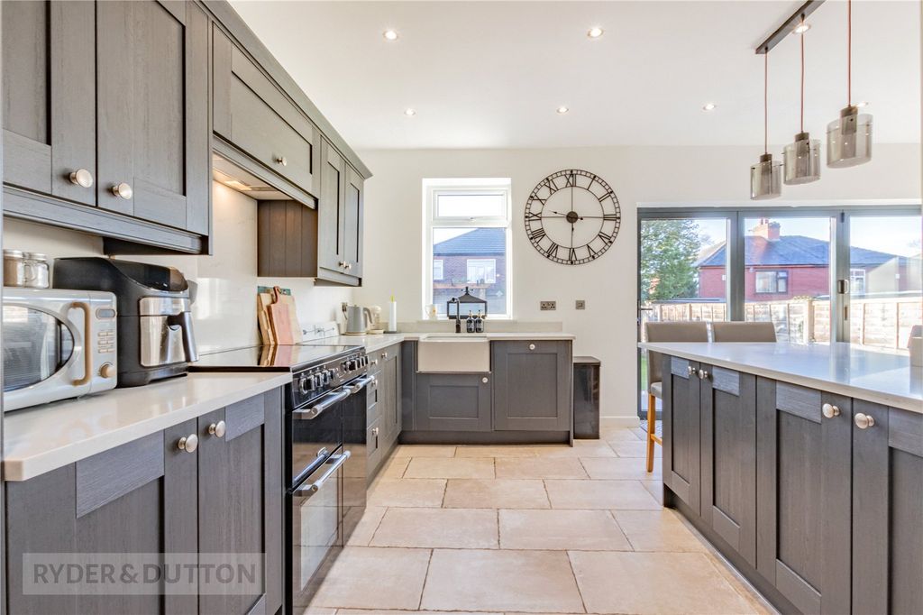 Property photo 3 of 20 Kitchen