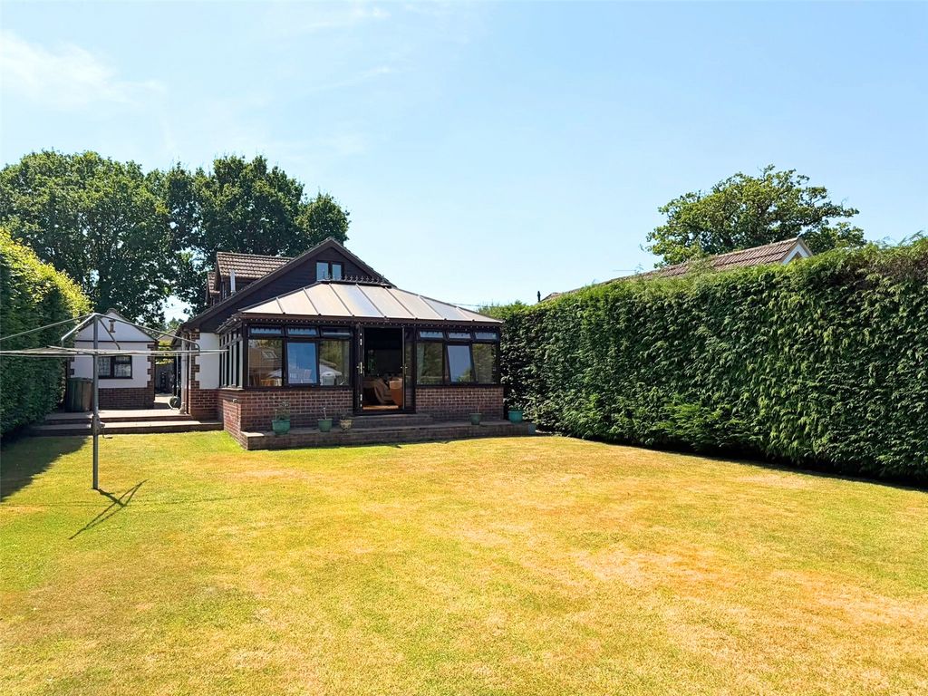 Property photo 2 of 15 Picture No. 28