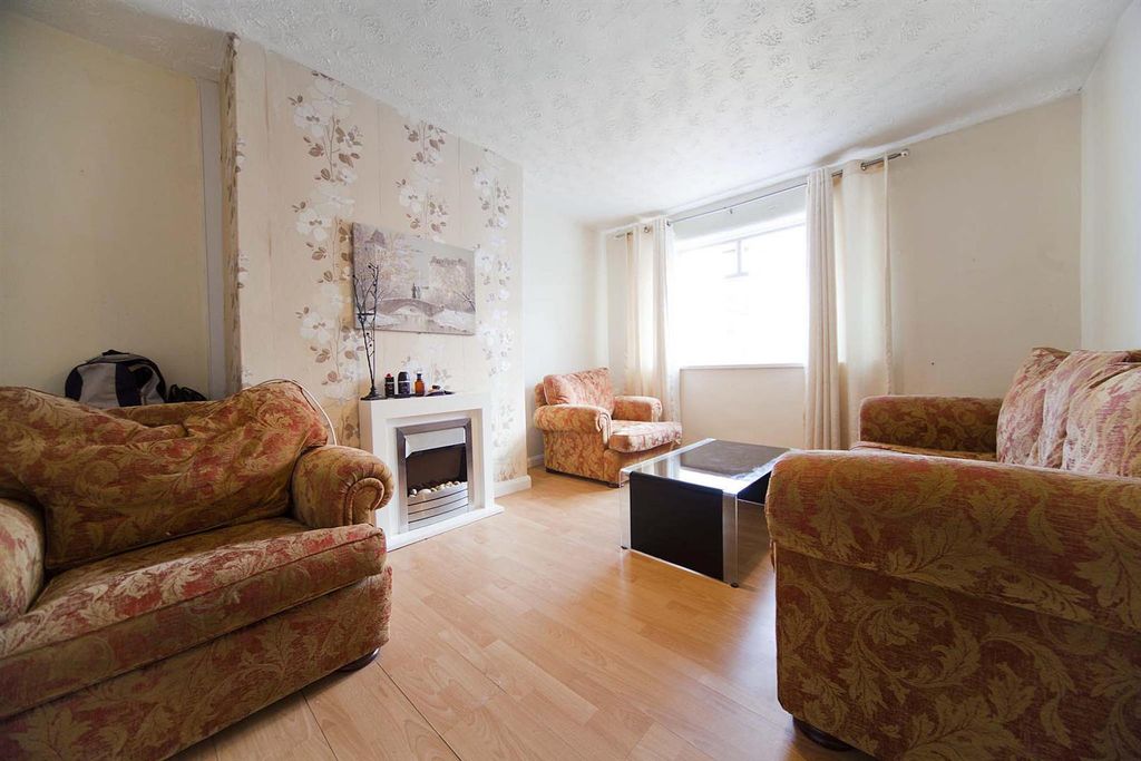 Property photo 2 of 24