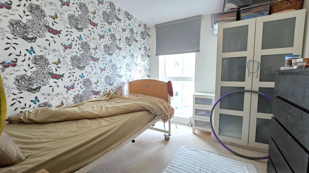 Additional image 6 of 2 bed flat for saleWainwright Avenue, Greenhithe DA9