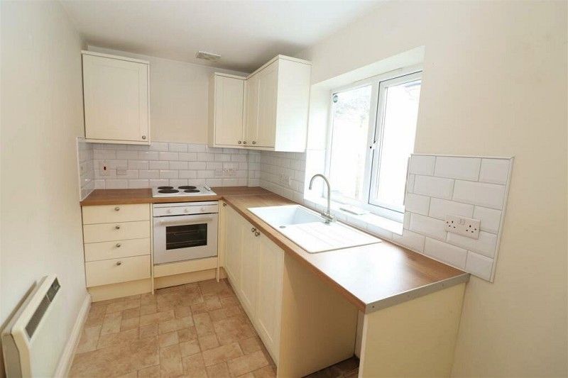 Property photo 2 of 8 Kitchen