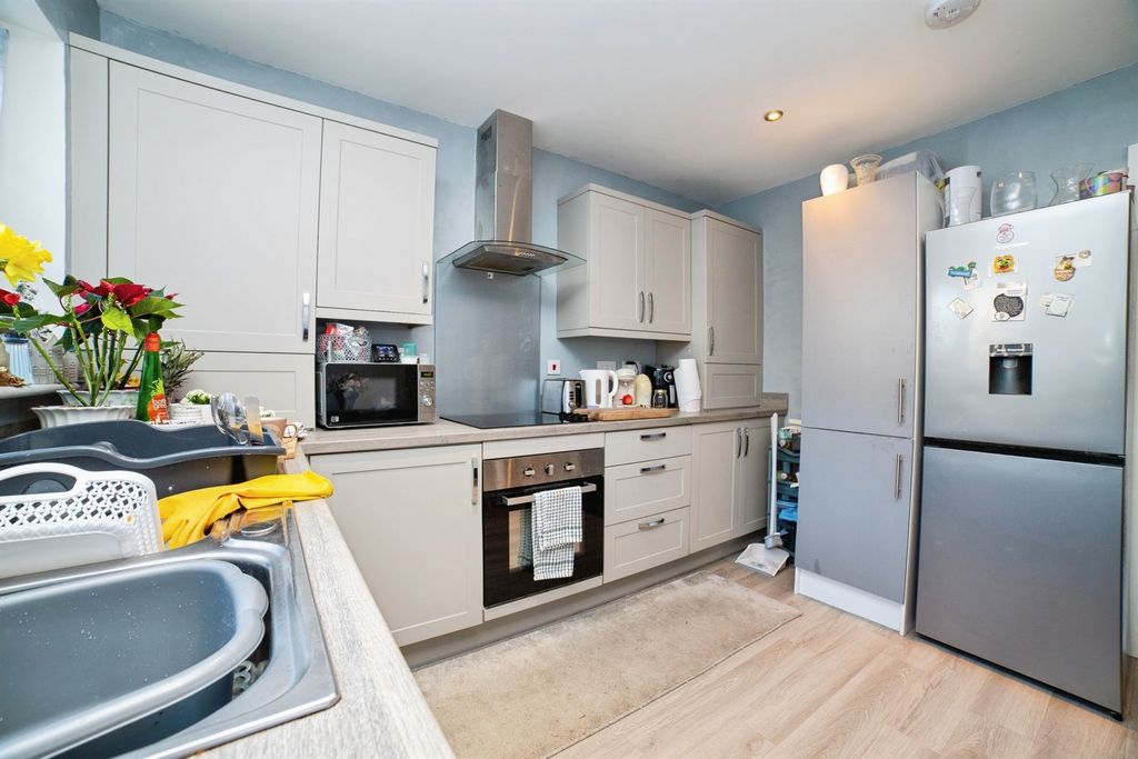 Property photo 2 of 12