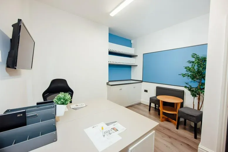 Property photo 3 of 10 Office