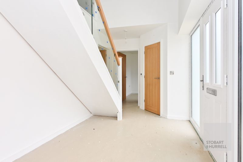 Property photo 3 of 16 Entrance Hall