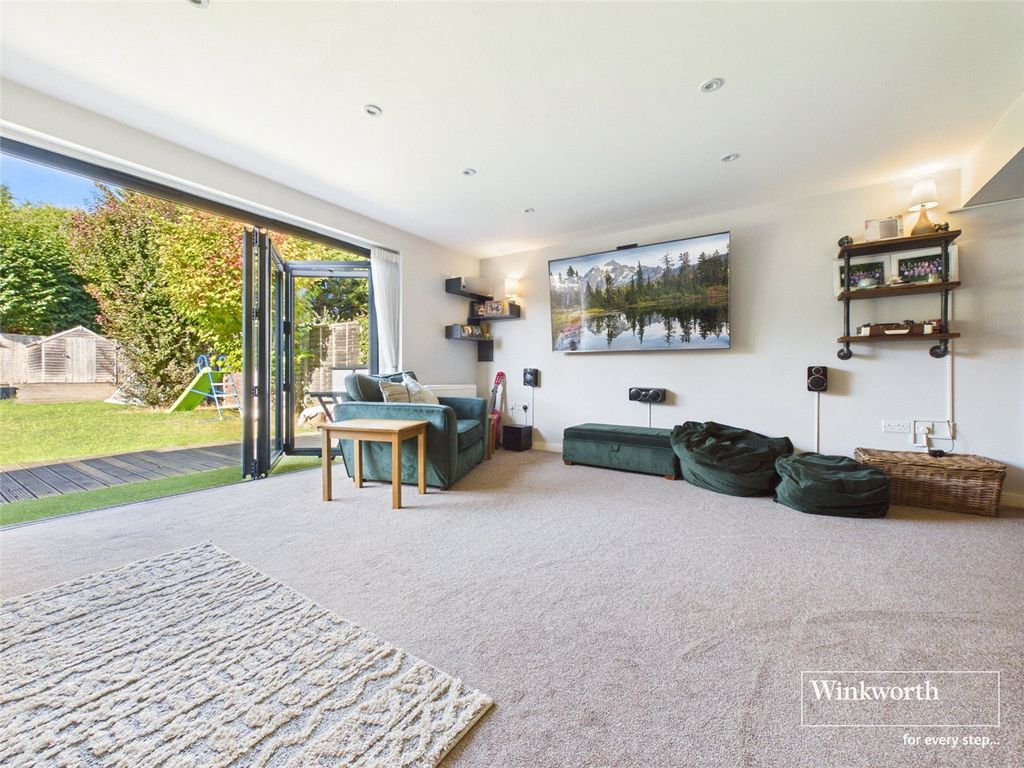 Property photo 3 of 31 Picture No. 30