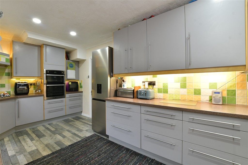 Property photo 2 of 11 Kitchen/Dining Room