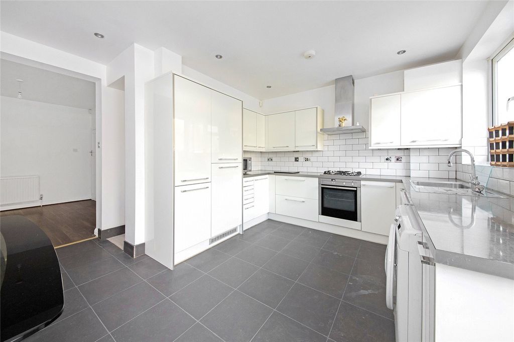 Property photo 2 of 5 Picture No. 19