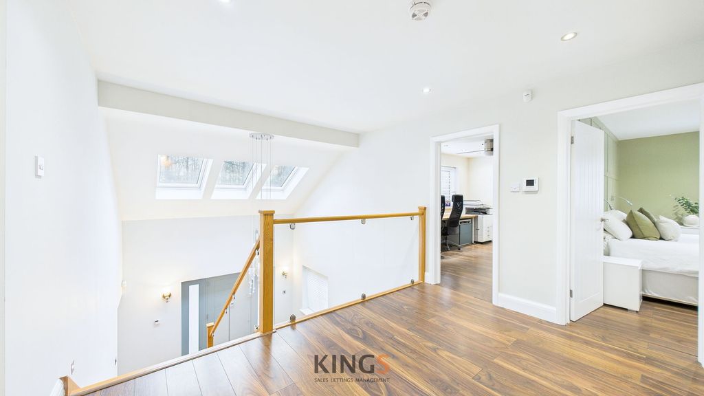 Additional image 42 of 5 bed detached house for saleUpland Drive, Brookmans Park AL9