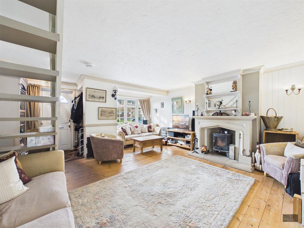 Property photo 2 of 20 Cam02887G0-Pr0597-Still001.Jpg