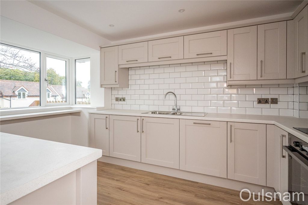 Property photo 2 of 16 Picture No. 10