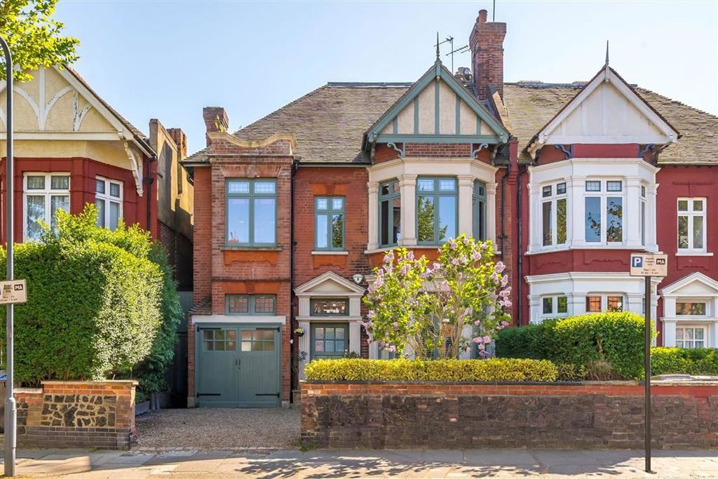 Property photo 1 of 8