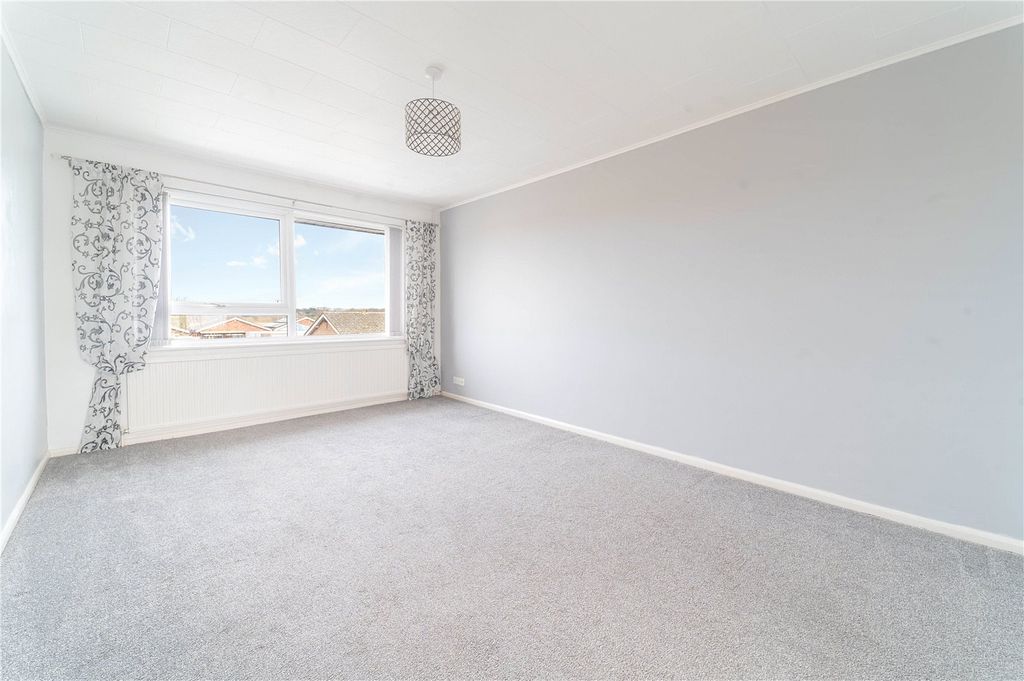 Property photo 3 of 11 Living Room