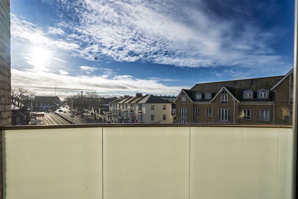 Property photo 2 of 16 Picture No. 18