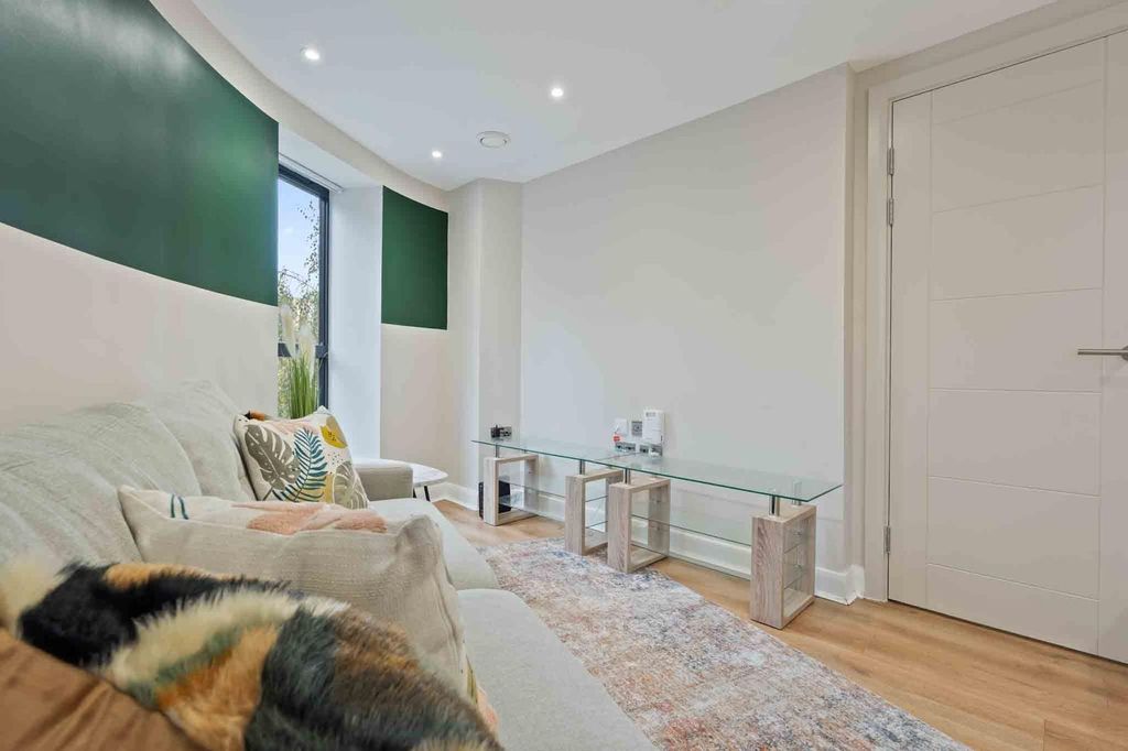 Property photo 2 of 7 CH76 2.Jpg