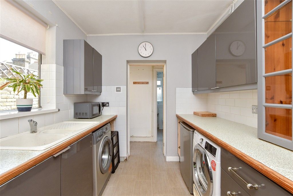 Property photo 3 of 12 Kitchen