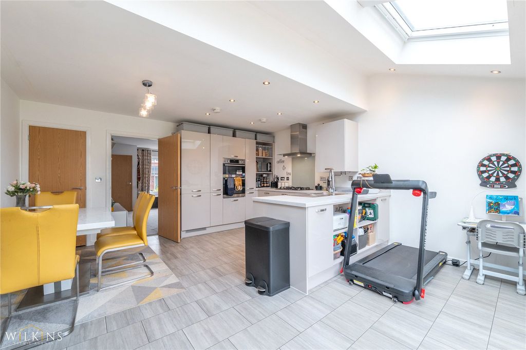 Property photo 3 of 21 Picture No. 15