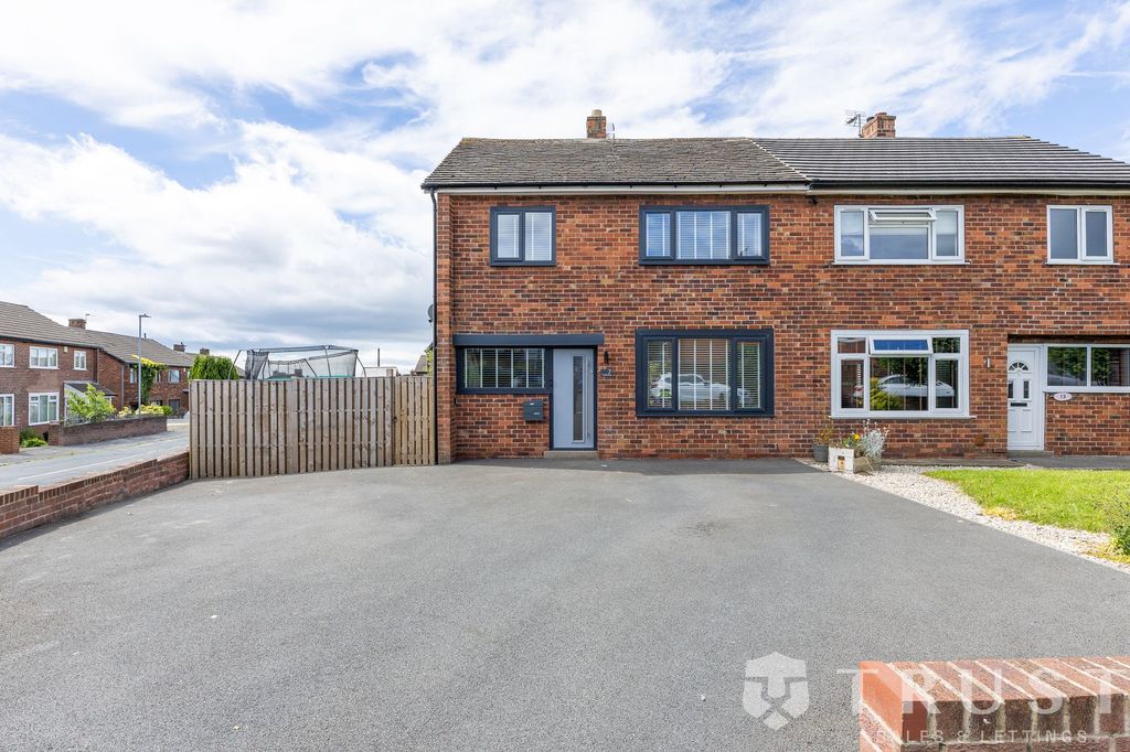 Property photo 1 of 39