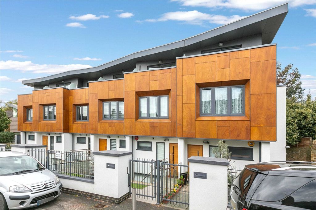 Property photo 1 of 14 External