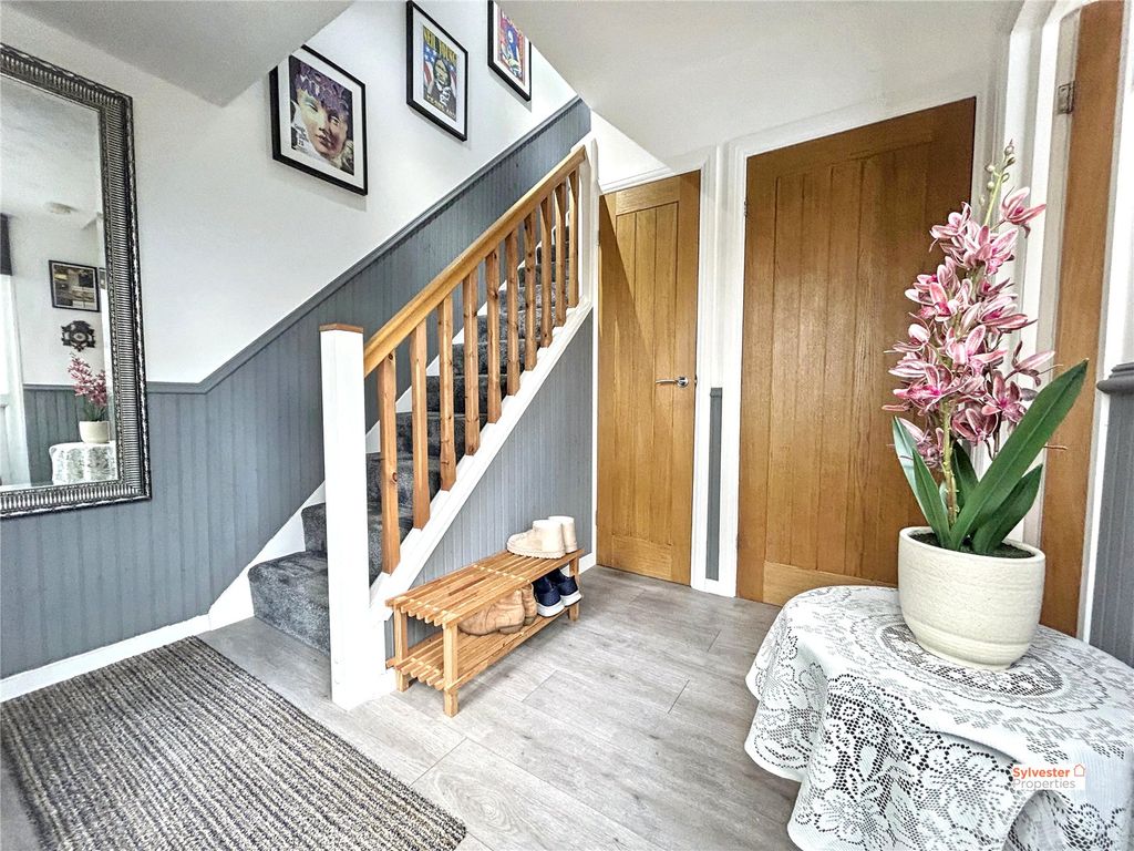 Property photo 3 of 24 Picture No. 22