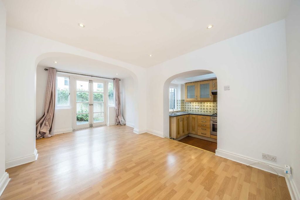 Property photo 2 of 7