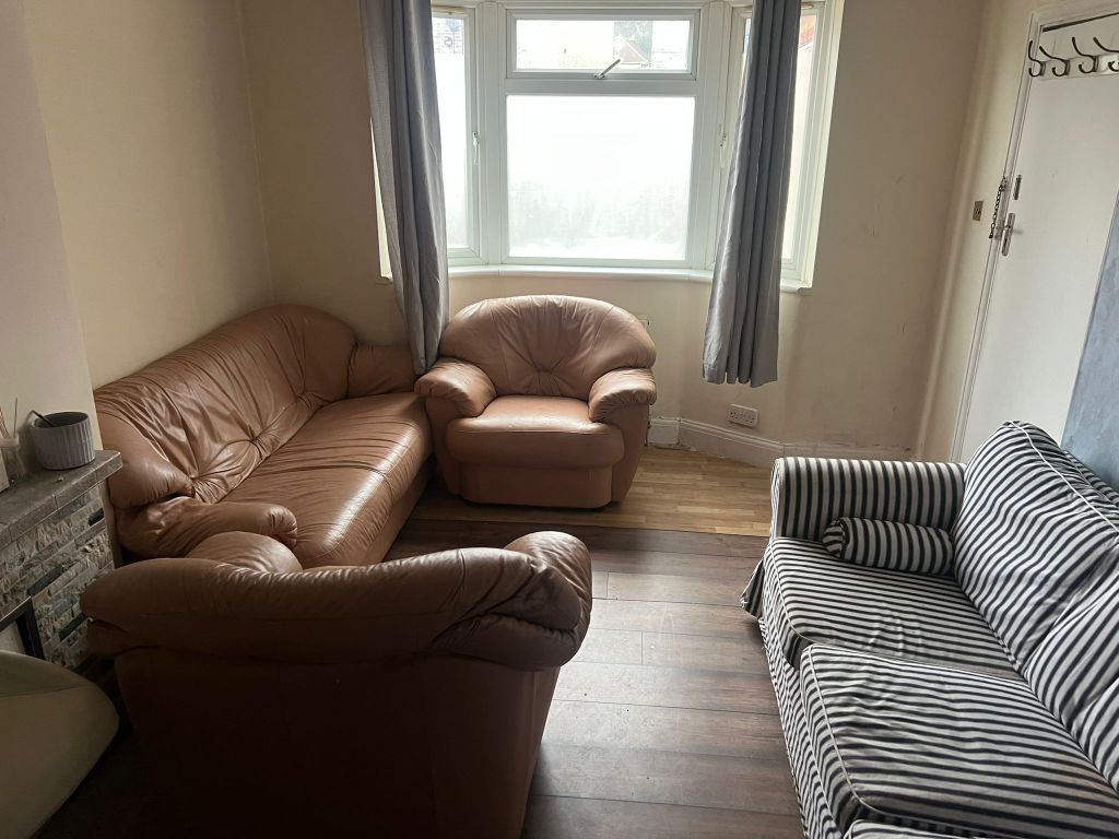 Property photo 3 of 6