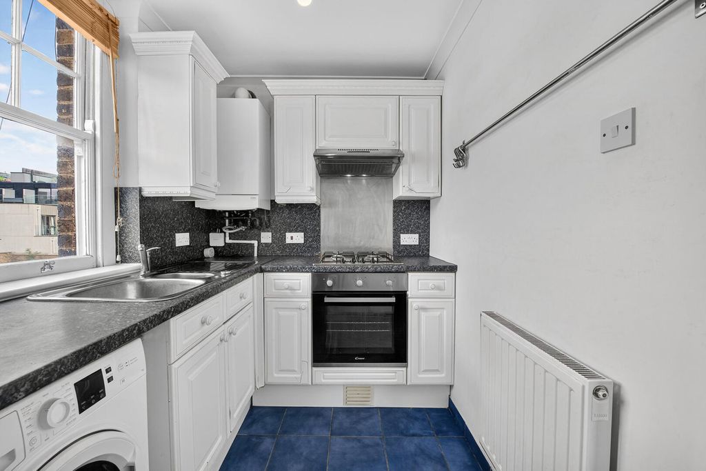 Property photo 3 of 15 Kitchen