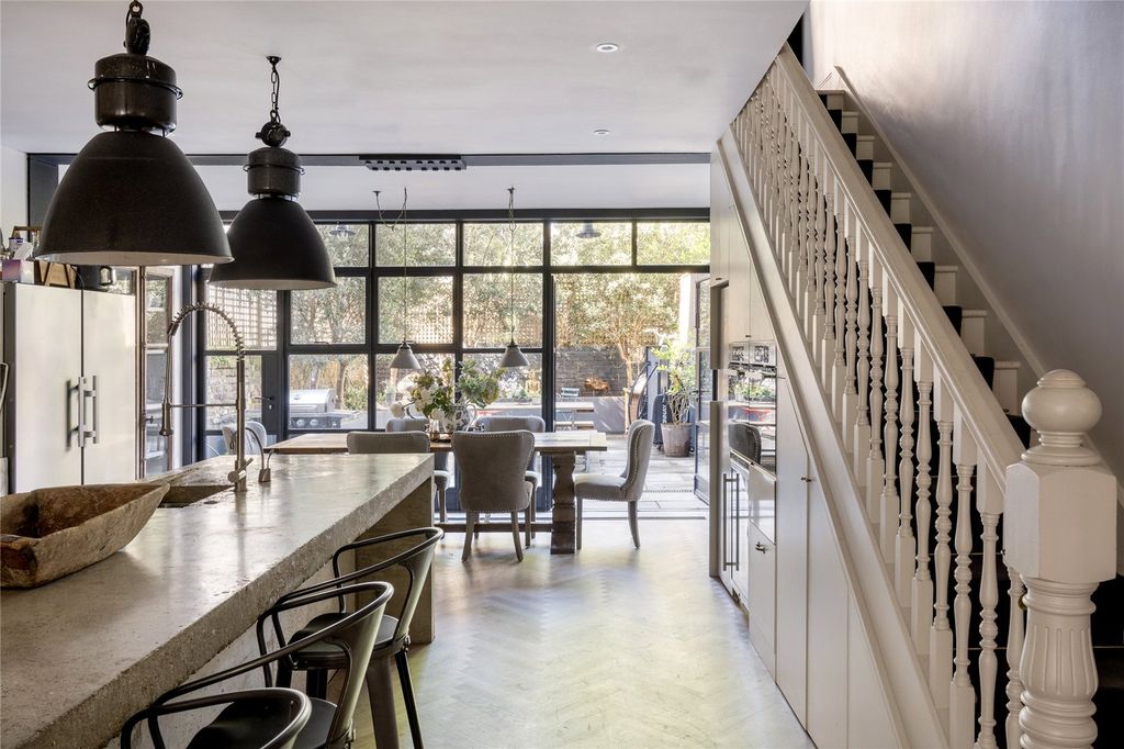 Property photo 2 of 18 Picture No. 38