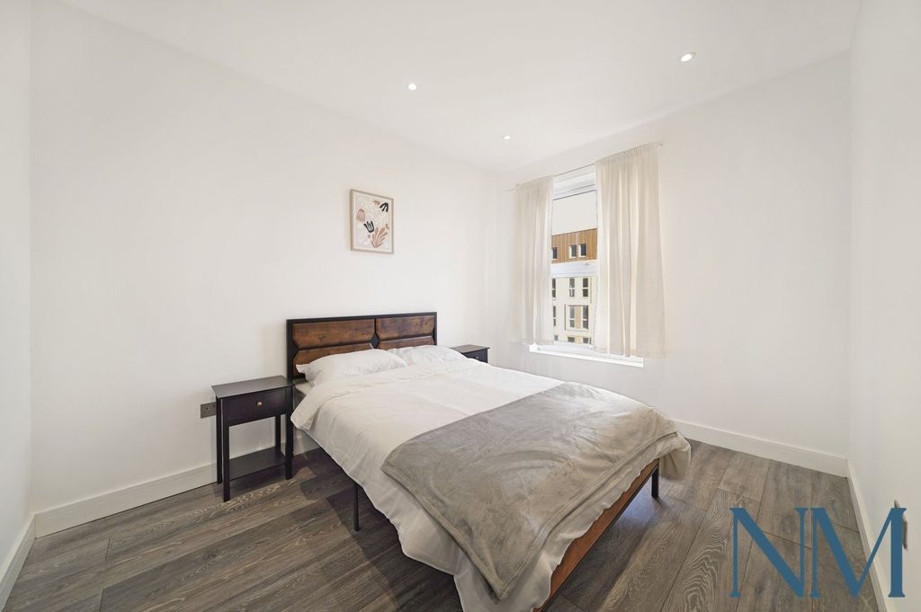 Property photo 3 of 11 Gallery