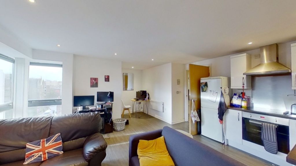 Property photo 1 of 5 Bright And Spacious Contemporary Living Room Featu...