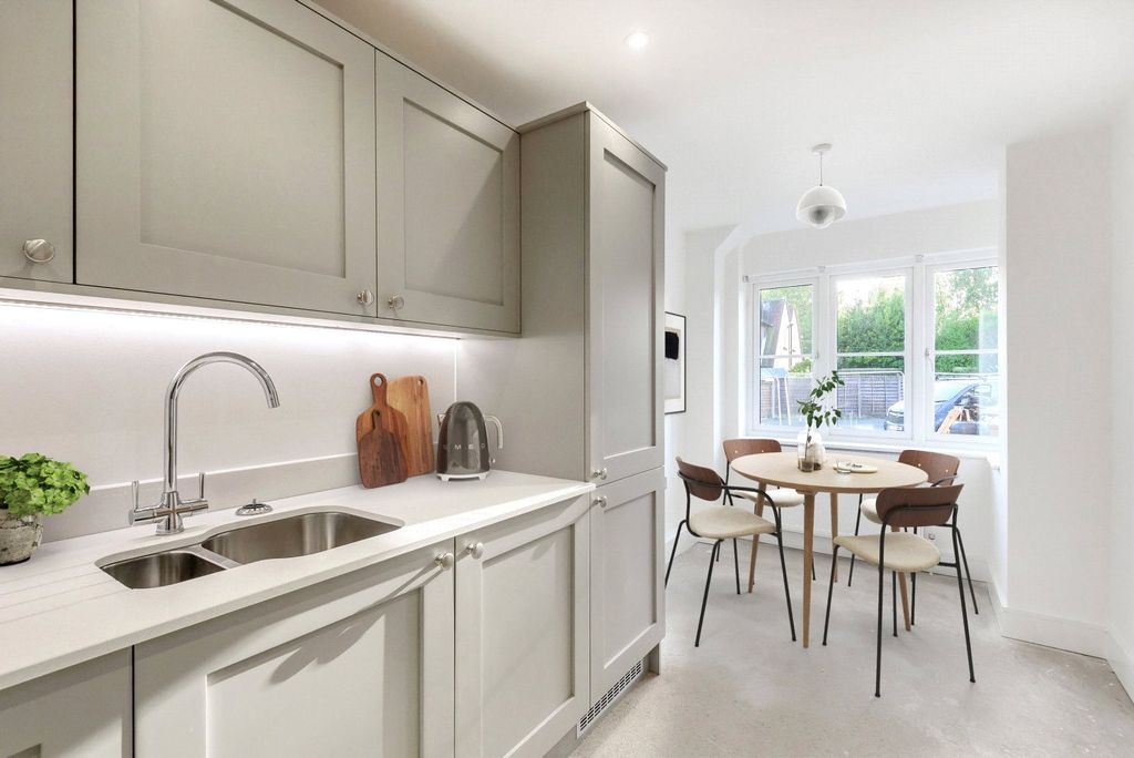 Property photo 3 of 10 Picture No. 13