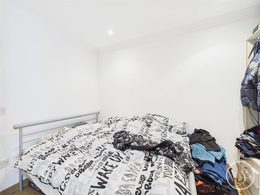 Property photo 1 of 5 Bedroom