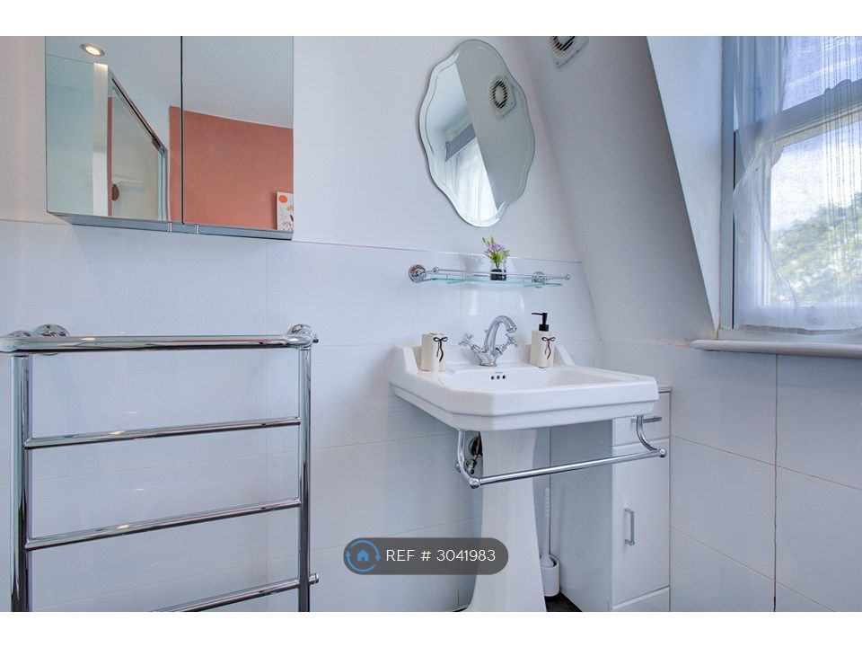 Property photo 2 of 34