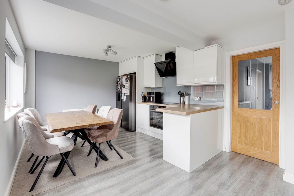 Property photo 3 of 16 Kitchen/Diner