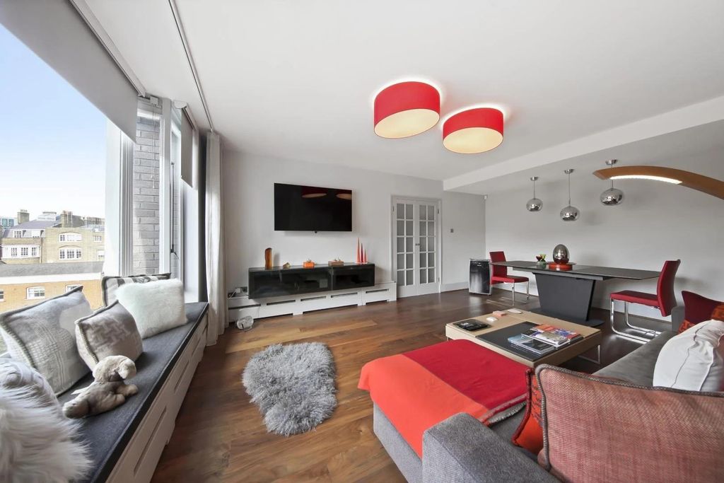 Property photo 3 of 12