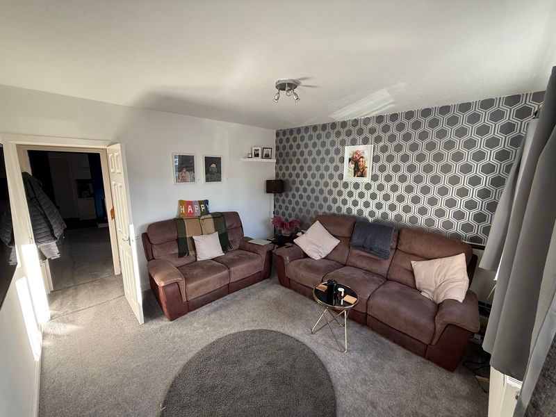 Property photo 3 of 11 Photo 11