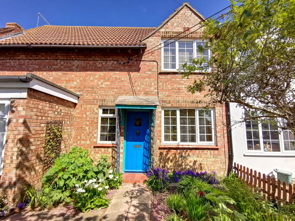 Property photo 1 of 19 2 Bedroom Terraced For Sale