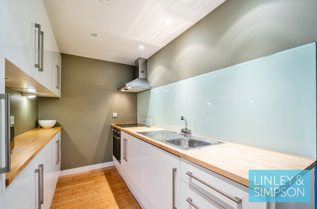 Property photo 2 of 14 Picture No. 20