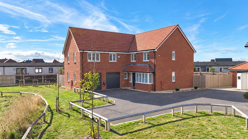 Property photo 1 of 37