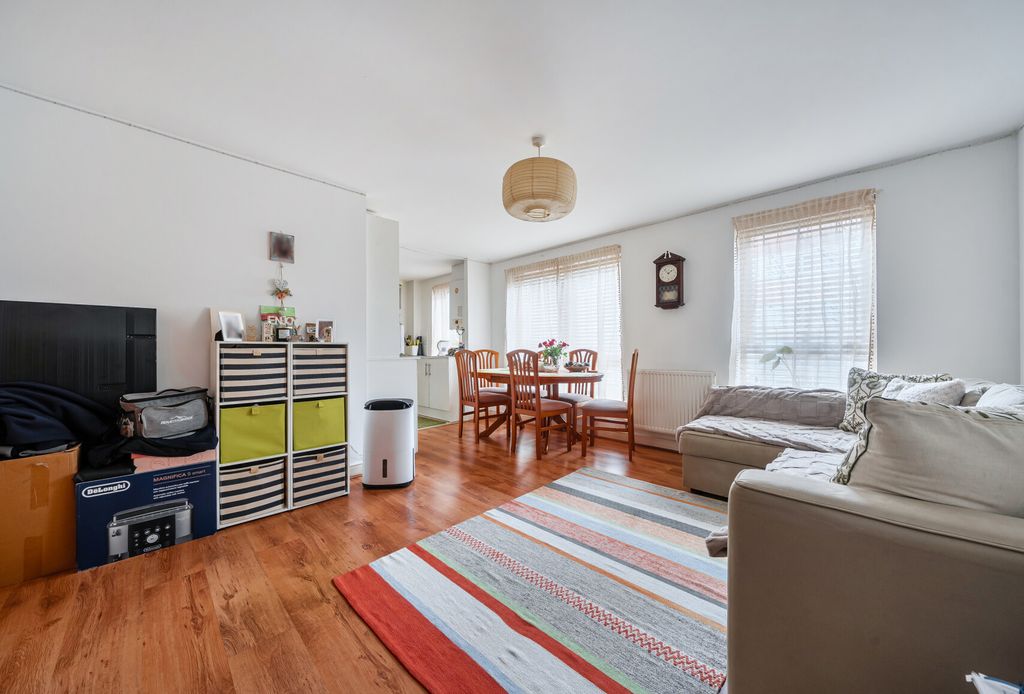 Property photo 1 of 10 1407056-10-698204...