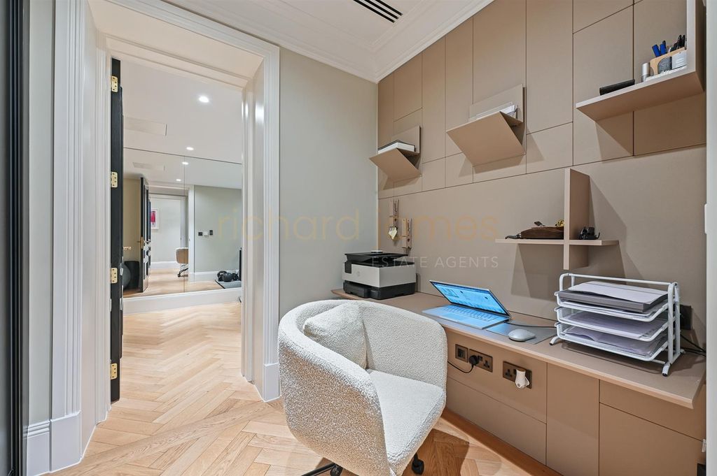 Additional image 13 of 3 bed flat to rentElizabeth Grove, Bushey Heath WD23