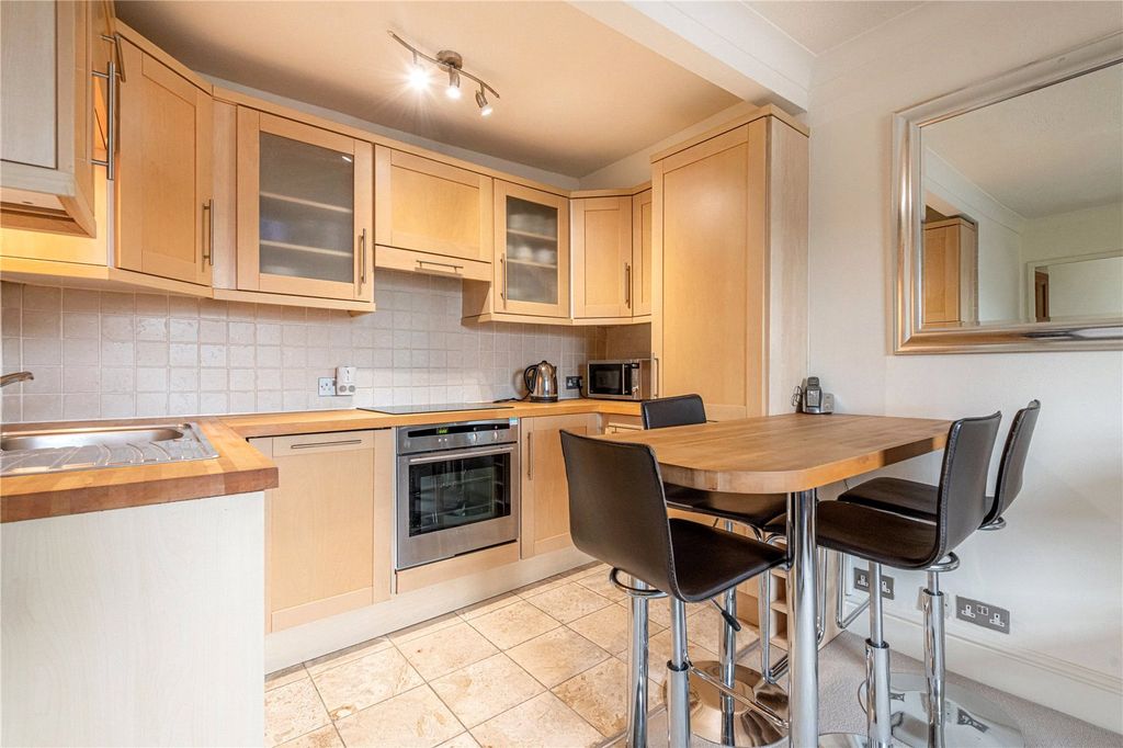 Property photo 3 of 7 Kitchen