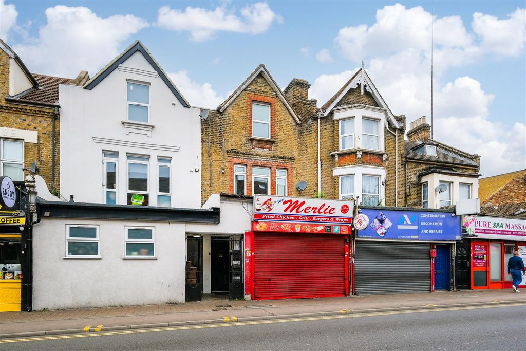 Property photo 2 of 25