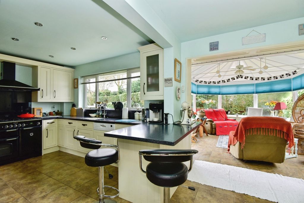 Property photo 3 of 27 Pbox-Img.Jpg