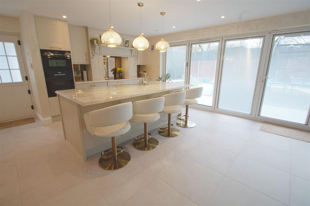 Property photo 1 of 18 Kitchen2.Jpg