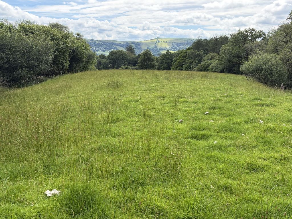 Property photo 2 of 8 Not Specified