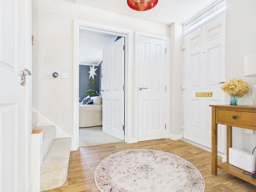 Property photo 3 of 23 Entrance Hall