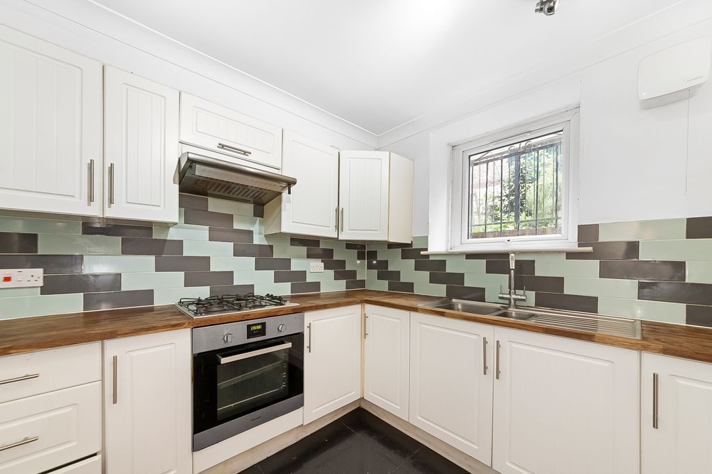 Property photo 3 of 15 Picture No. 27