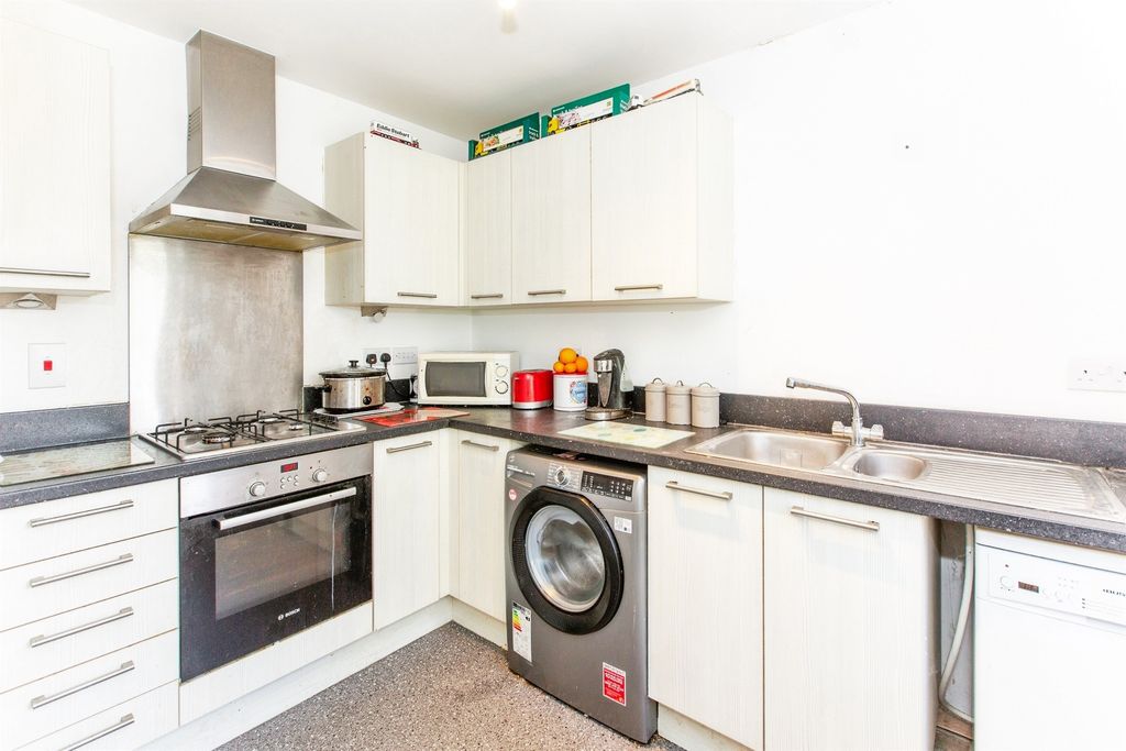 Property photo 3 of 16